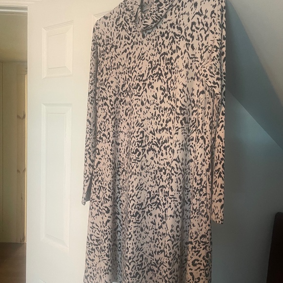 Sympli - Picture 1 of 4